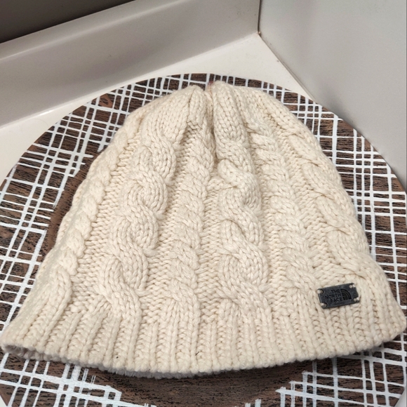 🧁EUC The North Face Brand Unisex Wear Cable Knit Sweater Beanie, Creme, OSFM - Picture 1 of 8